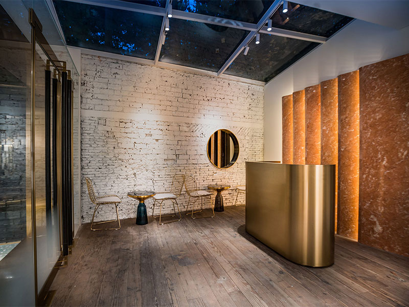 《紅冰詩(shī)》品牌服裝店裝修設(shè)計(jì)風(fēng)